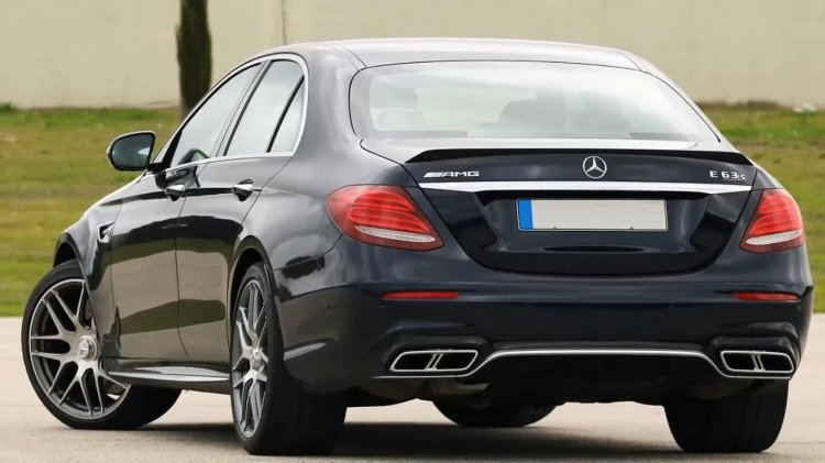 Mercedes W613 E633:Spojler na zadnú kapotu AMG-Look - Kliknutím na obrázok zatvorte -