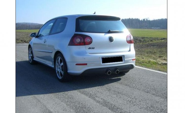 VW GOLF 5 :ZADNÝ NÁRAZNÍK R 32 LOOK - Kliknutím na obrázok zatvorte -