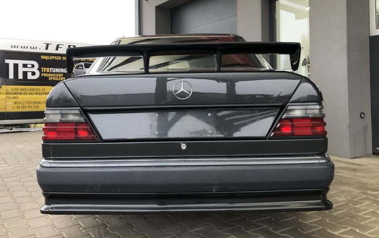 MERCEDES W124:SPOJLER ZADNEJ KAPOTY DTM - Kliknutím na obrázok zatvorte -