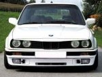 BMW E 30:PREDLŽENIE PREDNEJ KAPOTY:MRAČÍTKO