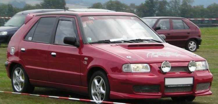 ŠKODA FELÍCIA Do R.V1998:PREDNÝ NÁRAZNÍK S MASKOU KG-8 - Kliknutím na obrázok zatvorte -