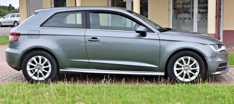 AUDI A3 8V:3-Dv.Kryty prahov S-Line-Look /Pár/ - Kliknutím na obrázok zatvorte -