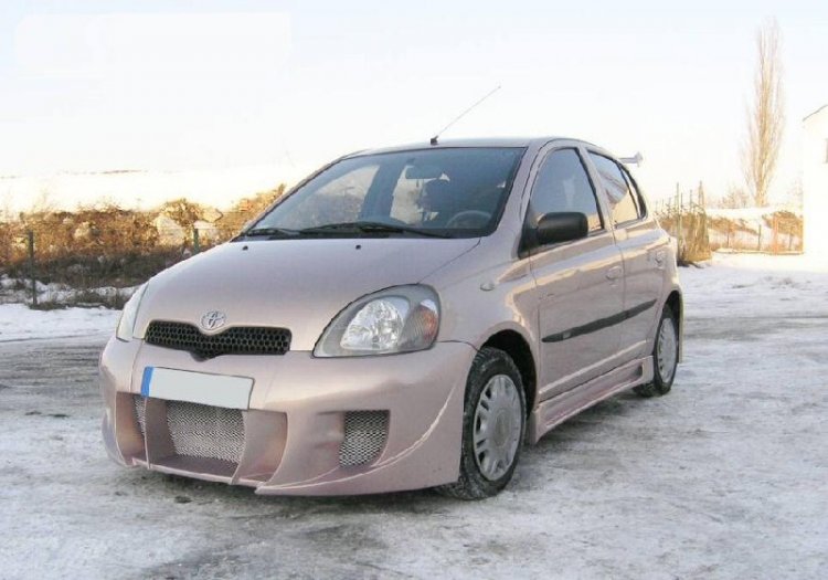 TOYOTA YARIS:1999-2003:PREDNÝ NÁRAZNÍK OLD - Kliknutím na obrázok zatvorte -