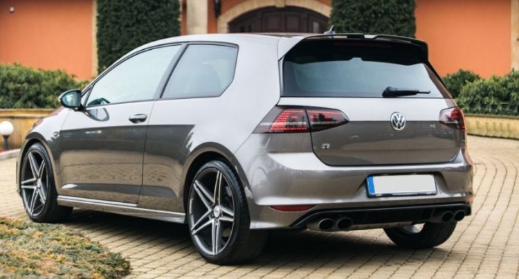 VW GOLF 7 :KRYTY PRAHOV Rline-look/Pár/ - Kliknutím na obrázok zatvorte -