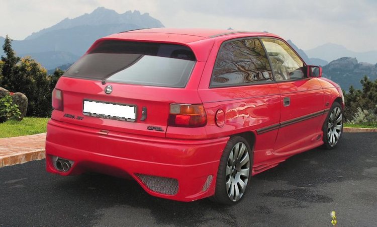 OPEL ASTRA F HB:SPOJLER:STRIEŠKA NAD ZADNÉ OKNO AS-12 - Kliknutím na obrázok zatvorte -