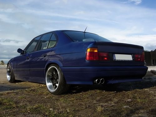 BMW E 34:ZADNÝ NÁRAZNÍK VZ:CLEAN - Kliknutím na obrázok zatvorte -